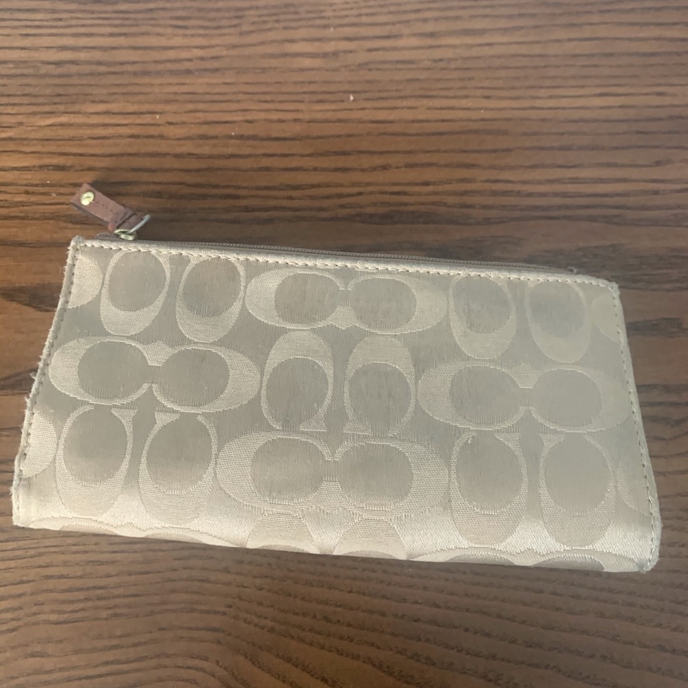 Coach Wallet - Picture 4 of 5